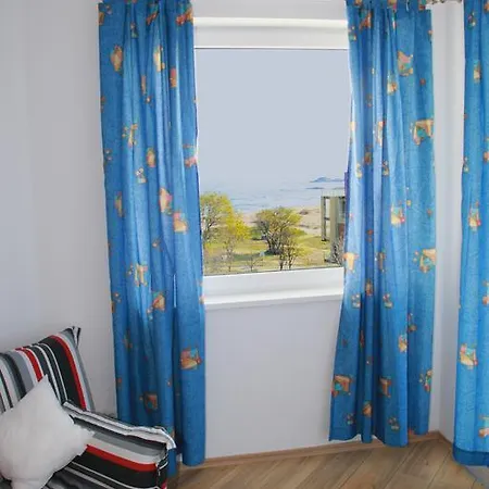 Апартамент Blue Yellow And White *